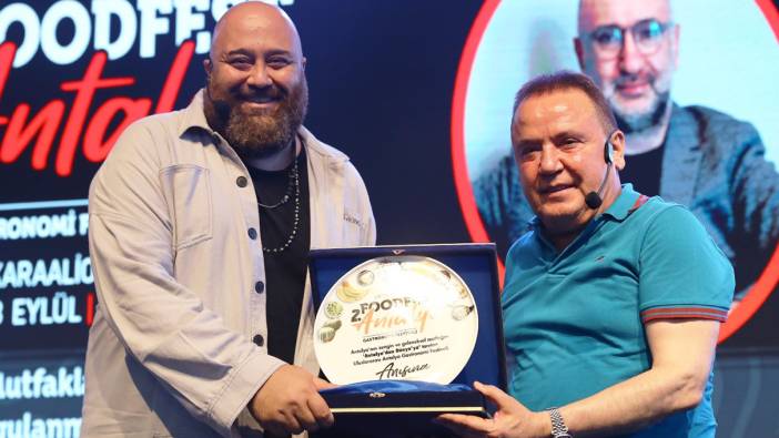 Antalya Gastronomi Festivali’nin ikinci gününde mor üzüm hasadı: Ünlü şef Somer Sivrioğluda katıldı