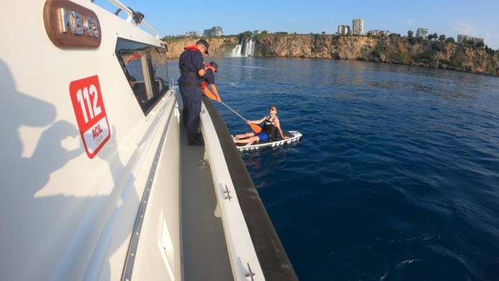 Antalya'da kürek sörfü kiralayan yabancı sınır dışı edildi