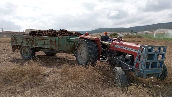 El frenini çekmeyi unuttuğu traktörün altında kaldı