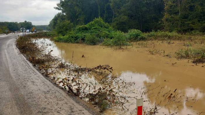 Kırklareli’nde yoğun yağış hayatı felç etti: İki ilçenin yolunda hasar var