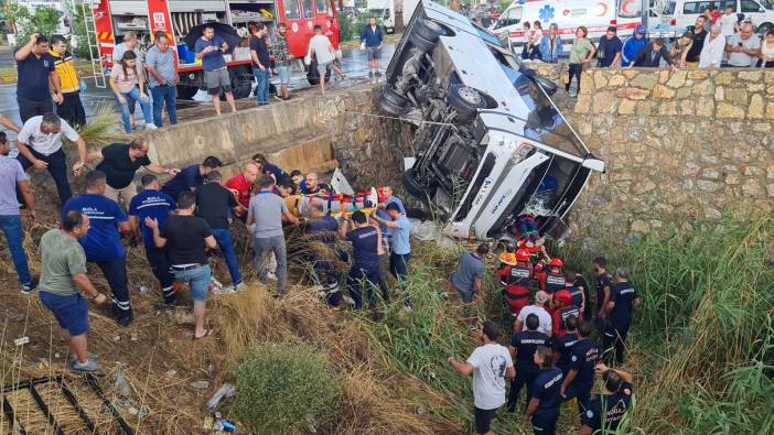 Bodrum’da midibüs dere yatağına uçtu: 23 yaralı