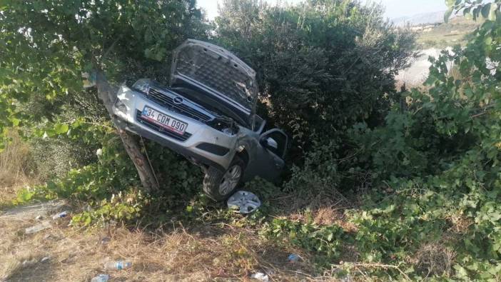 Yoldan çıkan otomobil takla atarak bahçeye girdi!