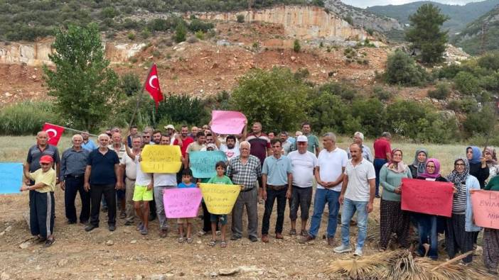 Antalya'da mermer ocağı protestosu: 'Zeytinime dokunma'