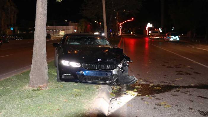 İzmir'de motosiklet sürücüsü otomobille çarpıştı: Motorkurye hayatını kaybetti