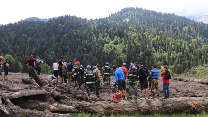 Gürcistan'da heyelan nedeniyle 2 kişi hayatını kaybetti