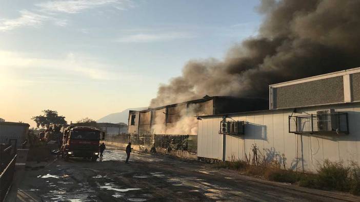 Manisa’daki atık depolama tesisindeki yangın kontrol altına alındı