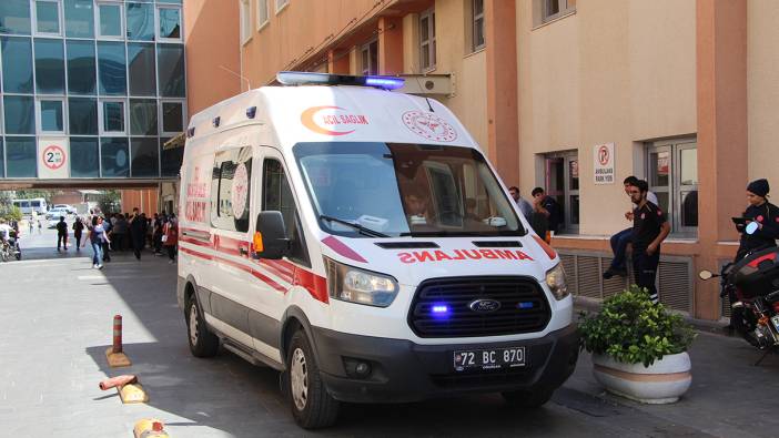 Mersin'de 3 araç kazaya karıştı: 2 ölü 4 yaralı