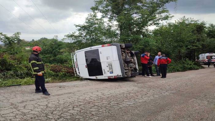 Ordu'da fındık işçilerini taşıyan minibüs devrildi!