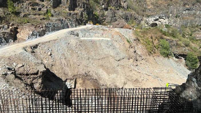 Karadeniz-Akdeniz yolunda heyelan sonrası çalışma