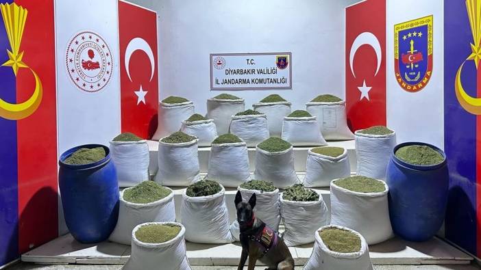 Diyarbakır'da teröre uyuşturucu darbesi: 2 ton esrar ele geçirildi