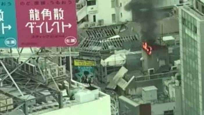 Tokyo'da 5 katlı binada yangın paniği!