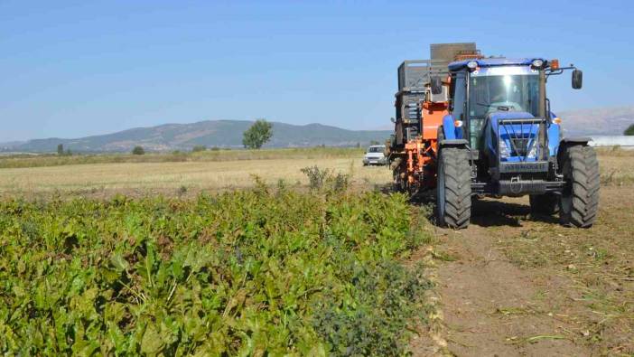 Burdur’da şeker pancarı hasadı sürüyor