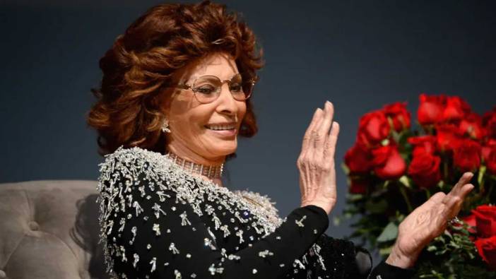 Ünlü oyuncu Sophia Loren hastaneye kaldırıldı