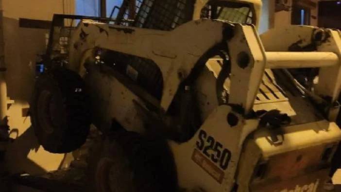 Küçükçekmece'de kaza yapan forklift daireye girdi