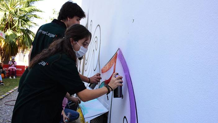 Gönüllü gençler depremlerden etkilenen kentleri grafitilerle süsleyecek