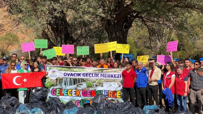 Turistler gitti, çöpleri kaldı; 200 kişi çöpleri temizledi