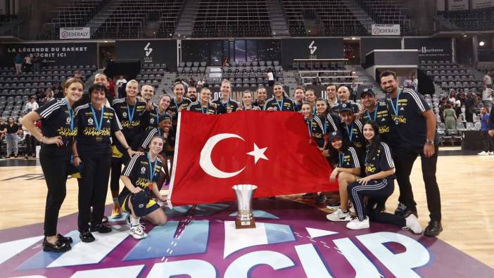 Bakan Bak'tan Fenerbahçe Kadın Basketbol Takımı'na tebrik