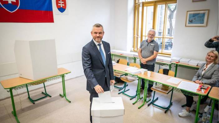 Slovakya halkı erken parlamento seçimleri için sandık başında