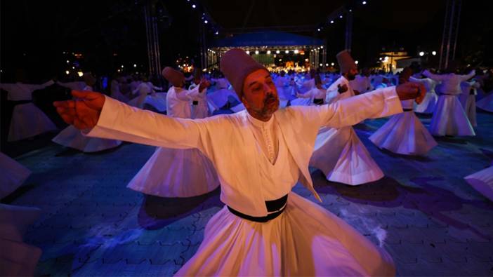 Sultanahmet'te yaklaşık 750 semazen sema gösterisi sundu