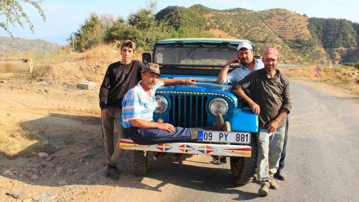 Aydın çiftçisi, yarım asırlık yeşil ciplerden vazgeçemiyor