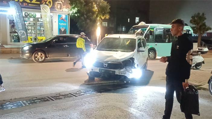 Motosikletle hafif ticari araç çarpıştı: 2 yaralı