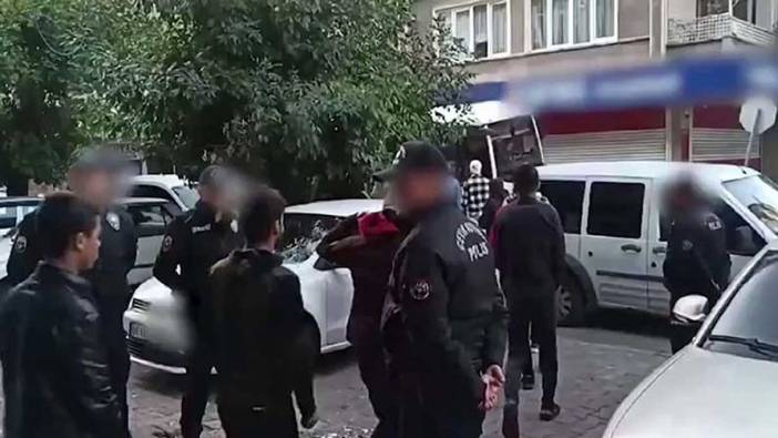 Yasadışı yollarla ülkeye giriş yapan 54 kişi yakalandı