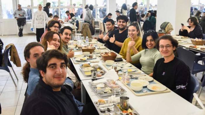 Bu üniversiten 796 öğrenciye yemek bursu!