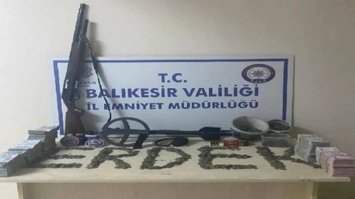 Erdek'te tarihi eser operasyonu: 3 bin 882 sikke ele geçirildi, 3 gözaltı