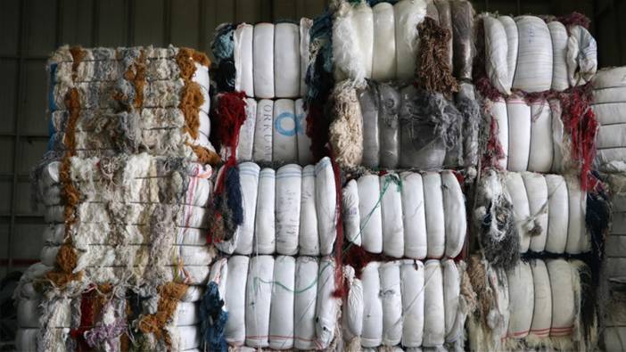 Tekstil atıklarından elde edilen keçeleri 60 ülkeye ihraç ediyor
