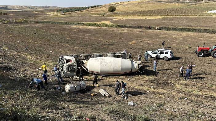 Adıyaman'da devrilen beton mikserinin sürücüsü öldü