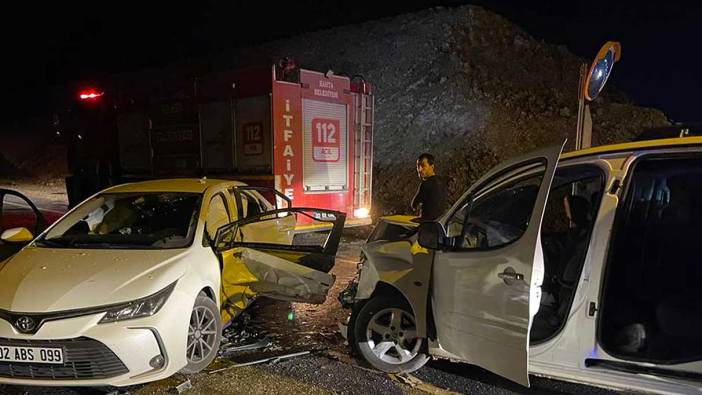 Şanlıurfa'da ticari araç ile otomobil çarpıştı:  11 yaralı