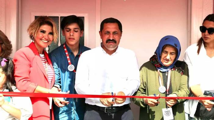 Gülben Ergen Taha Duymaz'ın anısına Hatay'da Anaokulu açtı