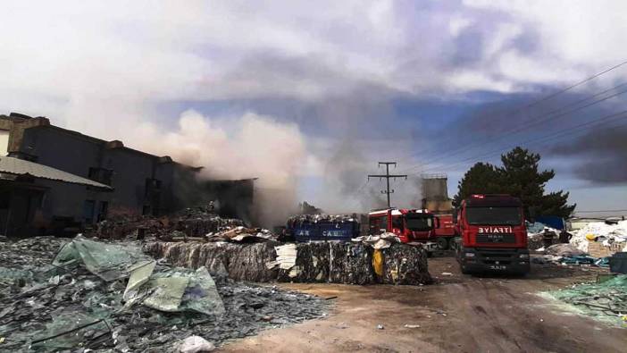 Ankara'da geri dönüşüm fabrikasındaki yangın kontrol altında