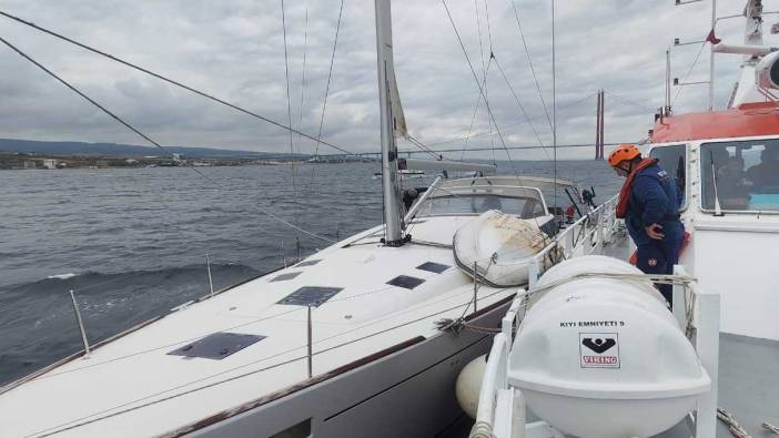 Çanakkale Boğazı'nda sürüklenen tekne kurtarıldı