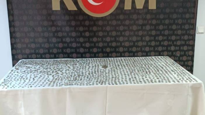 Bizans dönemine ait haç ve 2 bin 410 adet sikke ele geçirildi