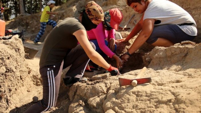 Mersin Yumuktepe Höyüğü'nde 6 bin 500 yıllık saray kalıntılarına ulaşıldı!