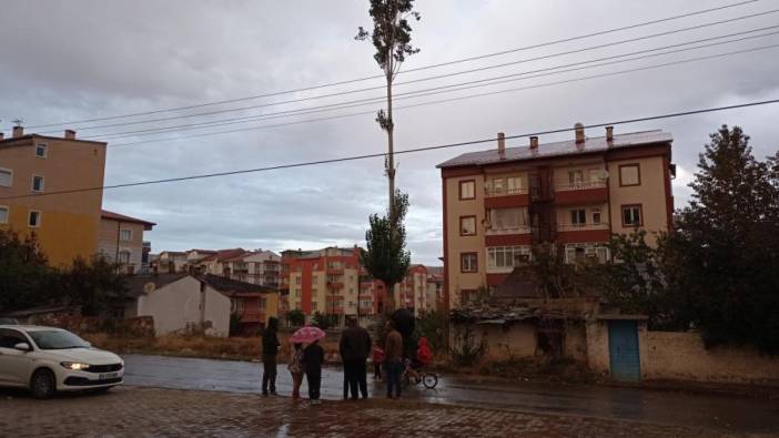 Sivas'a yıldırım düştü, bir kadın hastaneye kaldırıldı