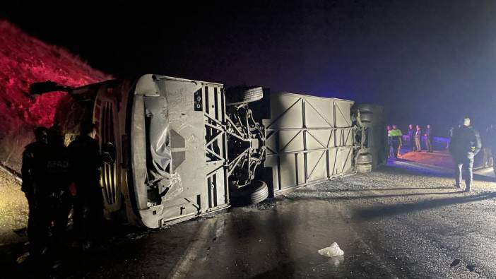 Kayseri'de otobüs devrildi! Çok sayıda yaralı hastaneye kaldırıldı