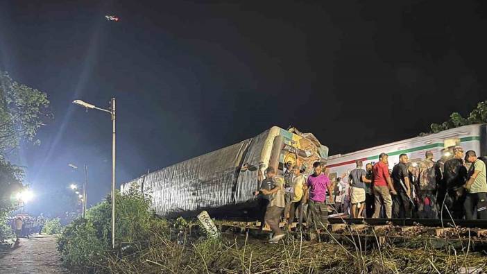 Bangladeş’te tren kazası: 17 ölü, 100’den fazla yaralı