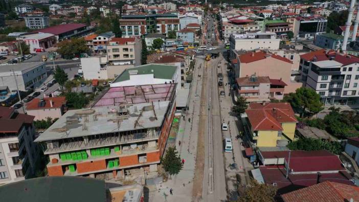 Altınova’da alt ve üst yapı çalışmaları devam ediyor