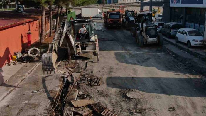 Sanayi sitelerinde yollar yenileniyor