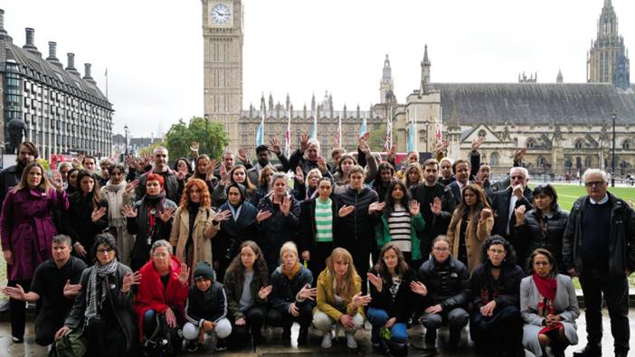 Gazze'de hayatını kaybeden çocuklar Londra'da anıldı