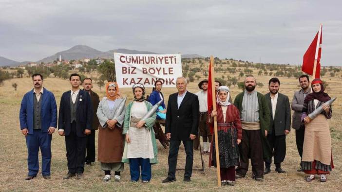 Yüreklere dokunan fotoğraf 90 yıl sonra canlandırıldı