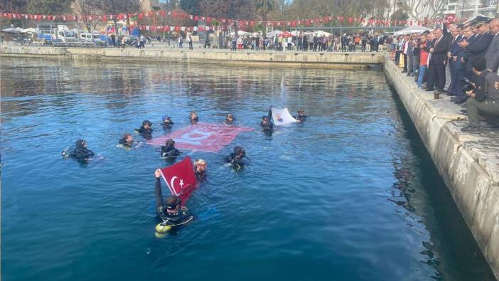 Su altında Türk bayrağı açtılar