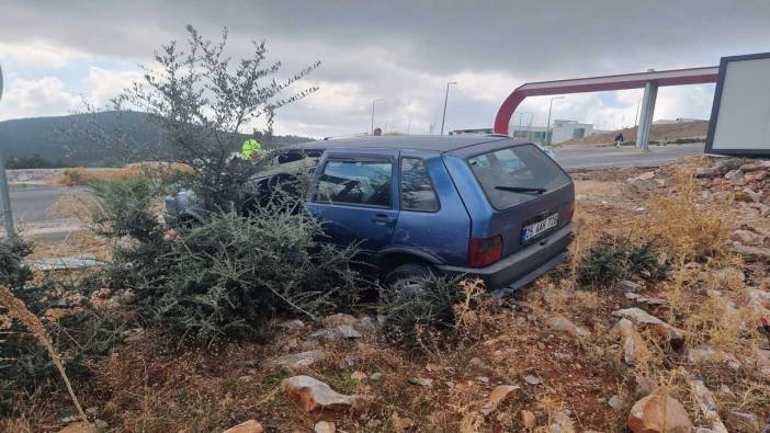 Milas'ta korkutan kaza: Otomobilin altında kaldı