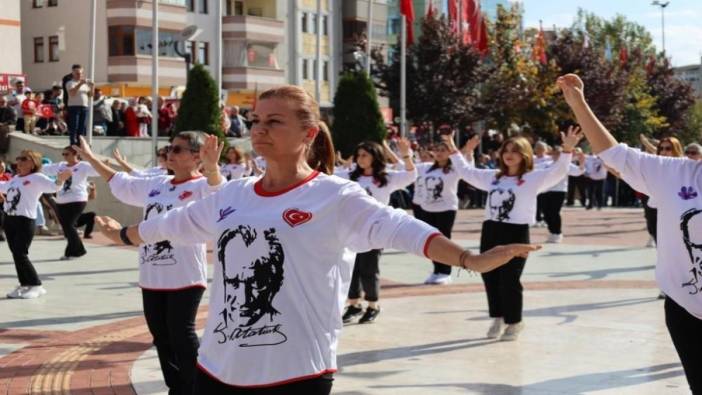 Safranbolu’da Cumhuriyet'e 100  zeybekle kutlama