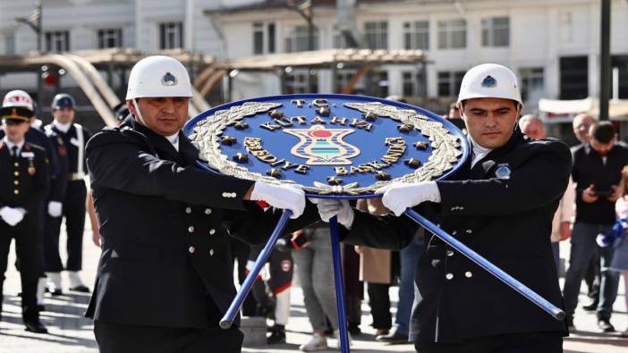 Cumhuriyetin 100. yılında çelenk etkinliği