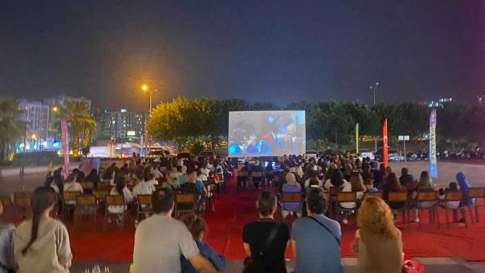 'Dersimiz Atatürk' filmi Sayapark ziyaretçileriyle buluştu