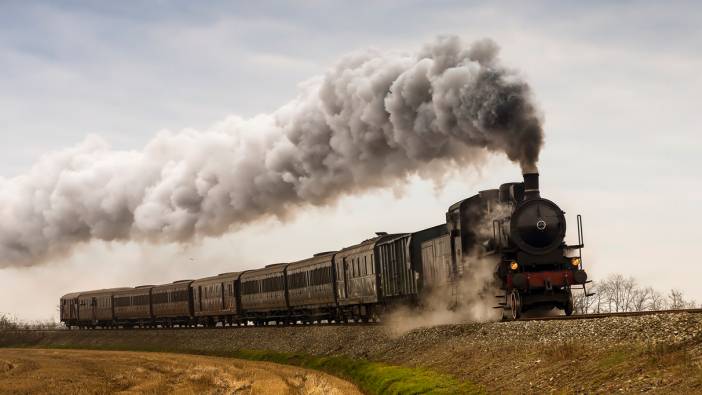 Katliam gibi tren kazası: 10 ölü, 27 yaralı