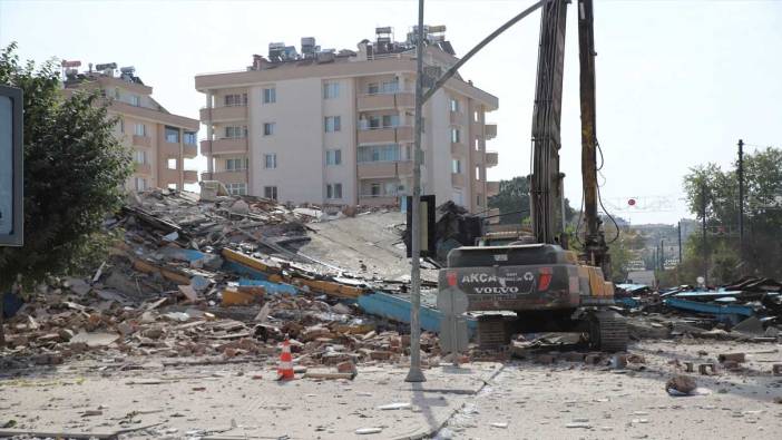 Gaziantep’te 12 katlı bina yıkım sırasında çöktü